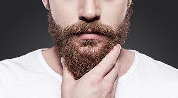 Olejek na porost brody? Sposoby na przyśpieszenie jej wzrostu