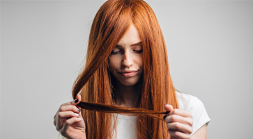 Przeproteinowane włosy – jak rozpoznać i zwalczyć skutki nadmiaru protein?